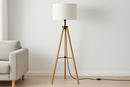 Abajur de Chão Tripé Madeira Natural com Cúpula Branca